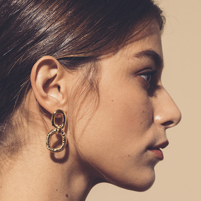 chic-alors-psyche-gold-tone-metal-earrings-photo-mudamstore