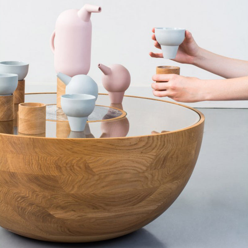 "Purpur" Porcelain Cup With Dark Wood Base - MUDAM STORE
