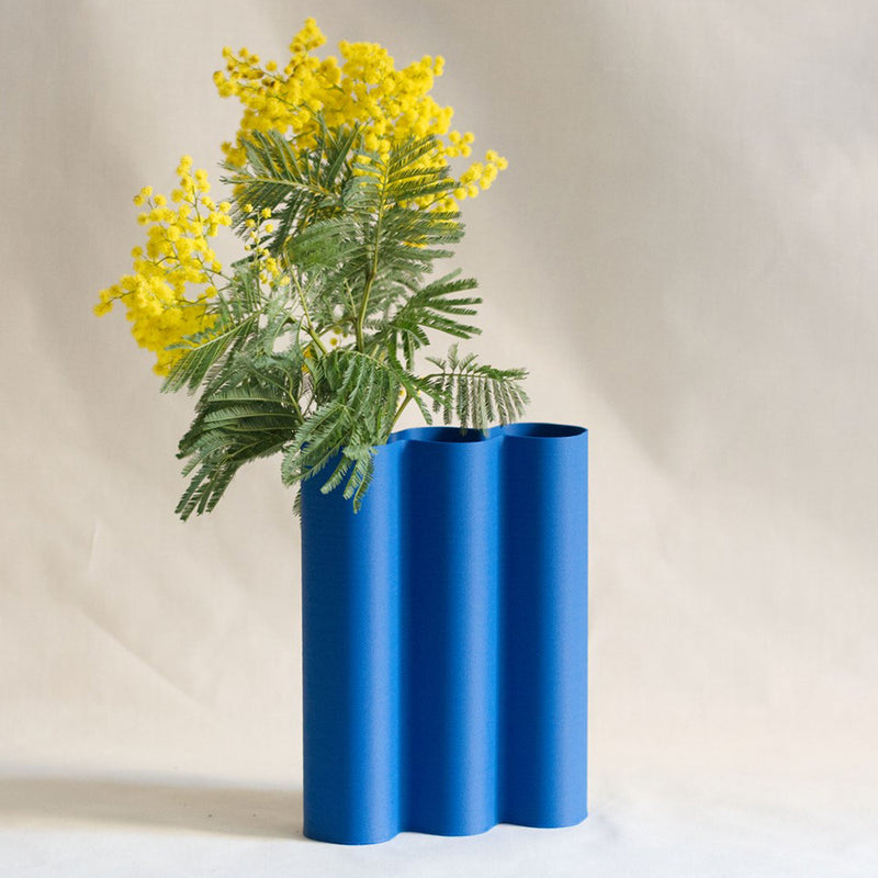 warren-and-leaticia-alvaro-3-vase-blue-detail-mudamstore