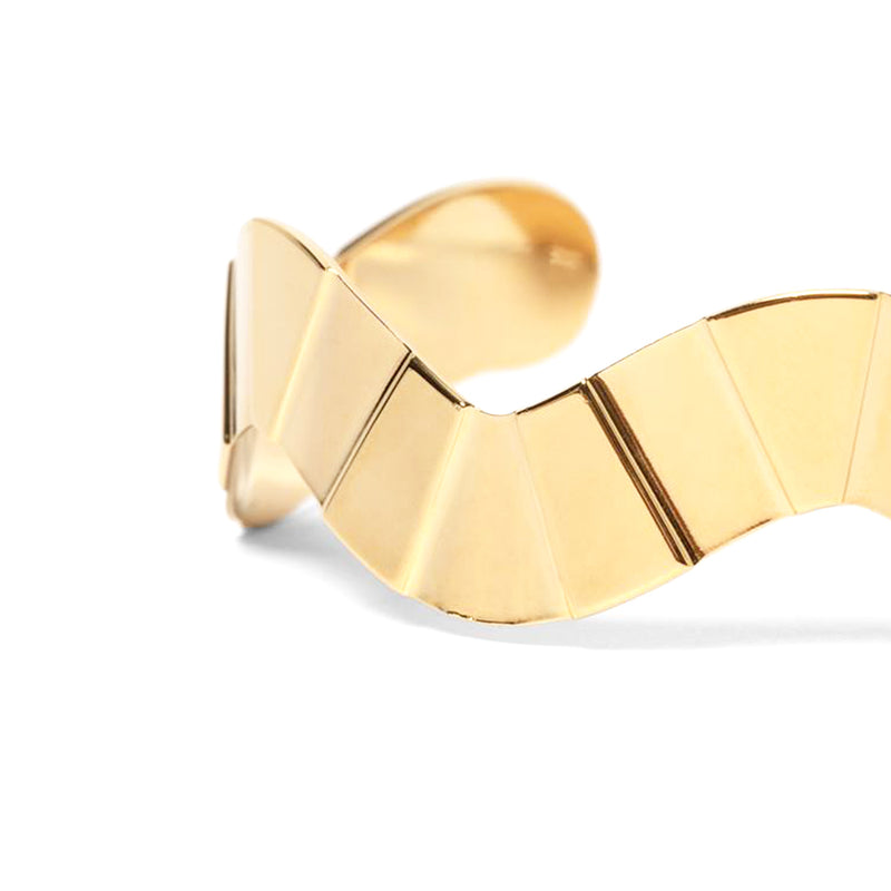 chic-alors-fluxus-wavy-golden-brass-ring-detail-mudamstore
